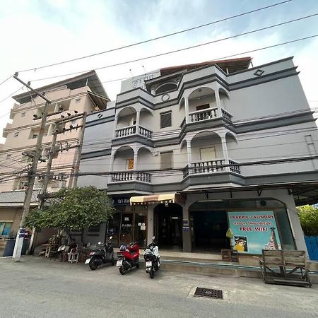 Room101 In Wanna Apartment Pattaya Exterior photo
